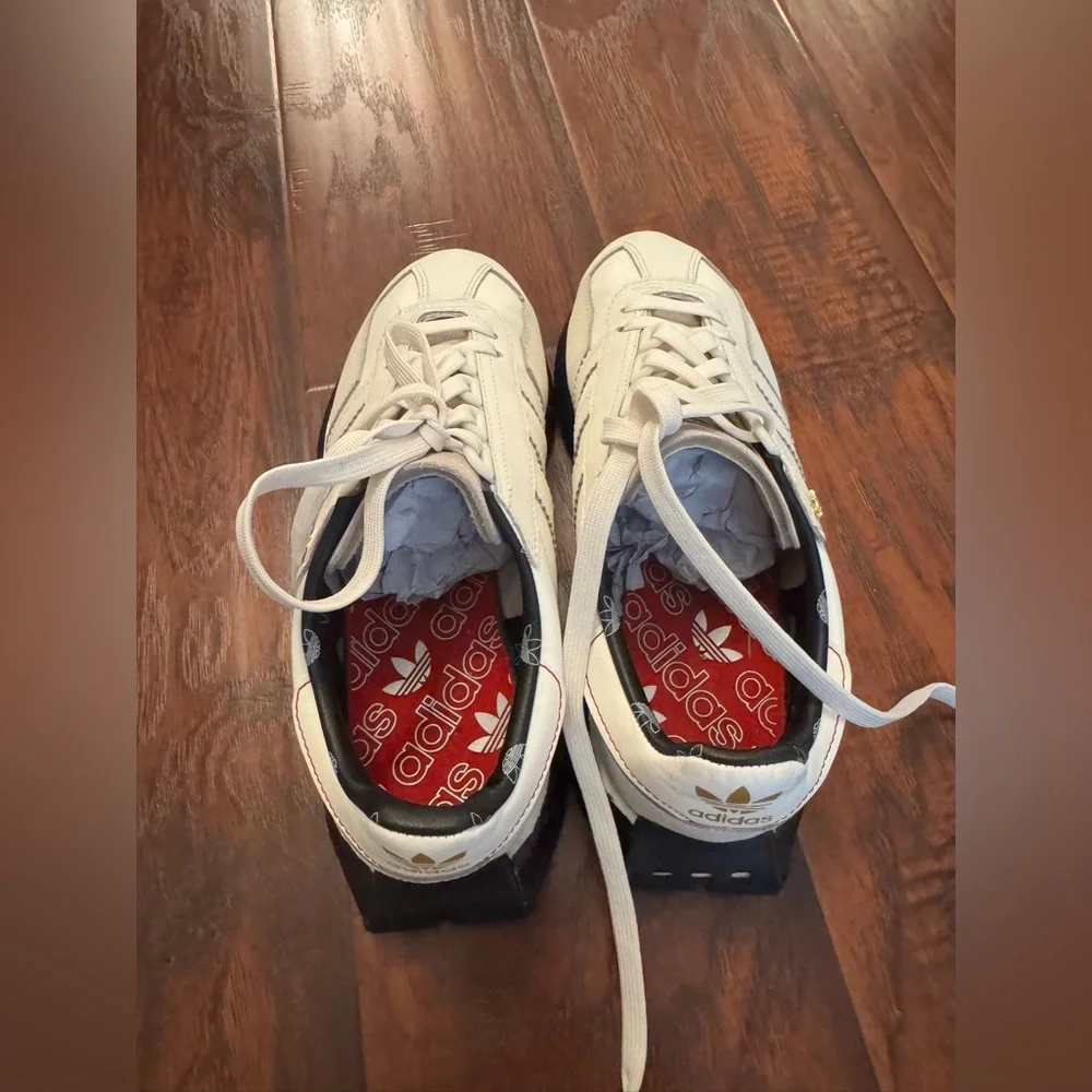 adidas White Leather Low-Top Sneakers with Black Midsole - Picture 8 of 11